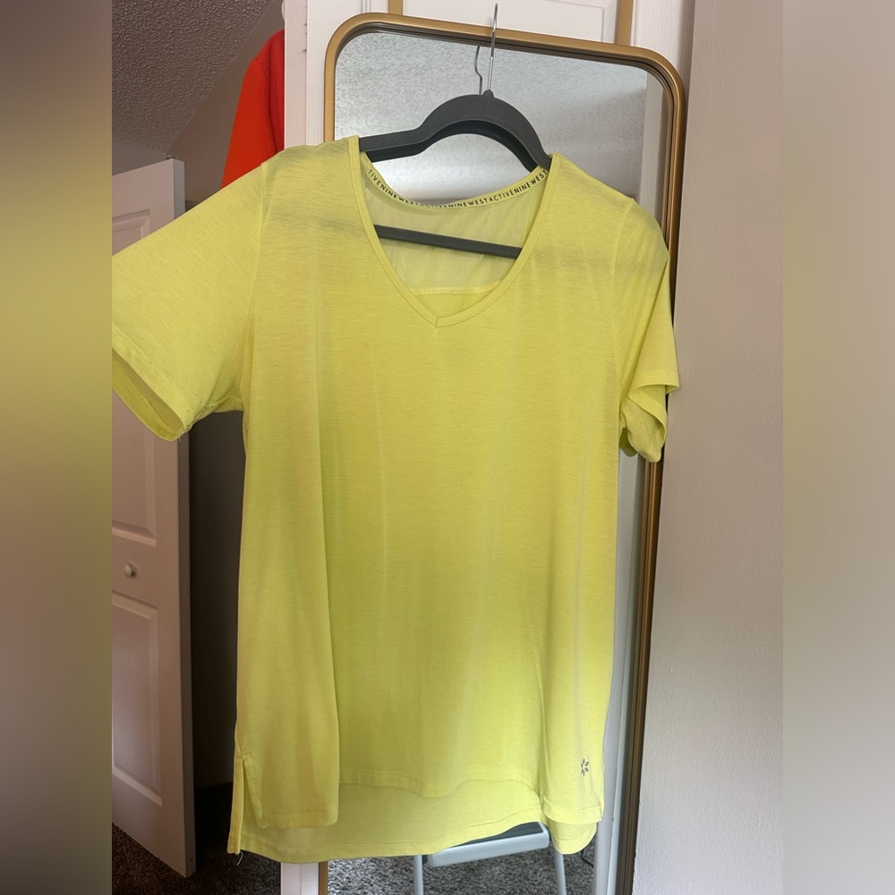 Nine West active top tonic